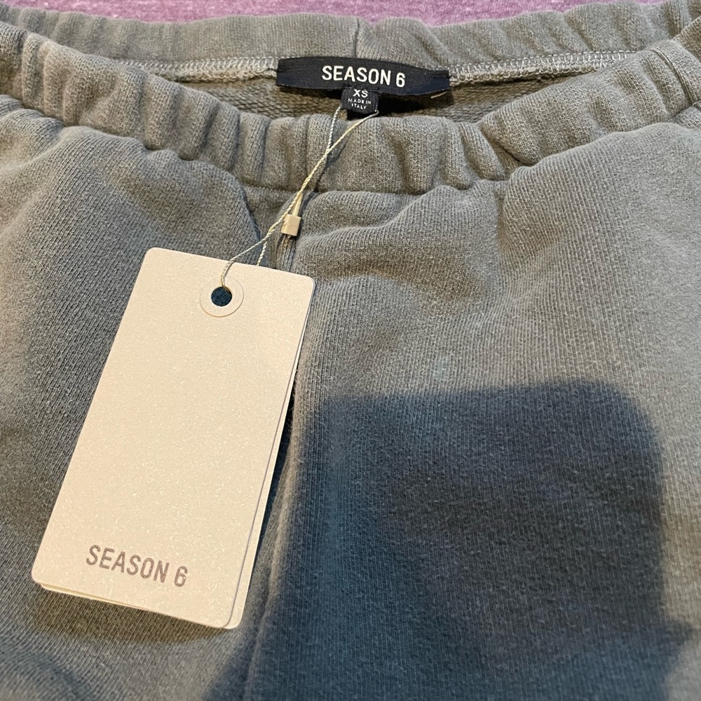 yeezy season6 sweatpants size xs never wore with tags